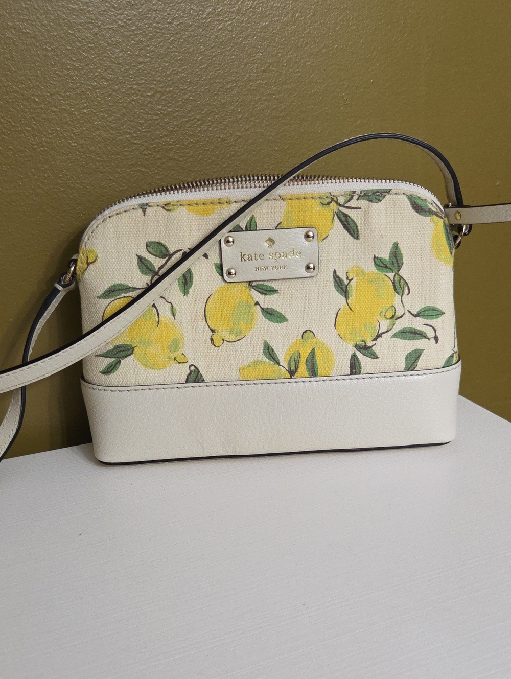 NWOT kate spade Cream Lemon-Print Crossbody And Wallet Set
